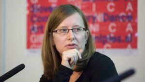 Artist Talk mit Philosophin, Dramaturgin und Theaterwissenschaftlerin Bojana Kunst, Dramaturg und Kurator Mateusz Szymanówka, Choreo-Vokalistin Irena Z. Tomažin & Tontänzerin Jule Flierl