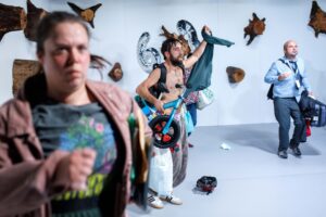 Gostovanje predstave Krize režiserja Žige Divjaka v Deutsches Theater v okviru festivala Radar Ost